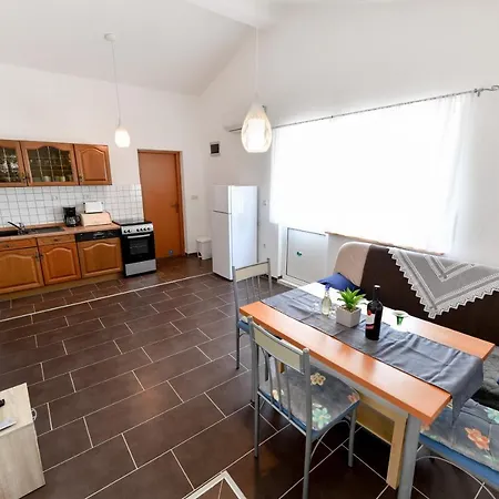 Jaga Apartment Vir