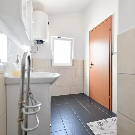 Jaga Apartment Vir